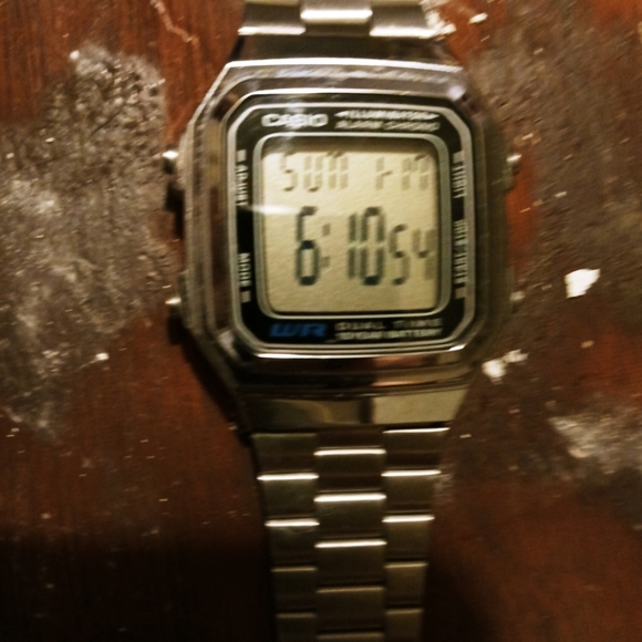 Casio illuminator watch - Picture 2 of 3